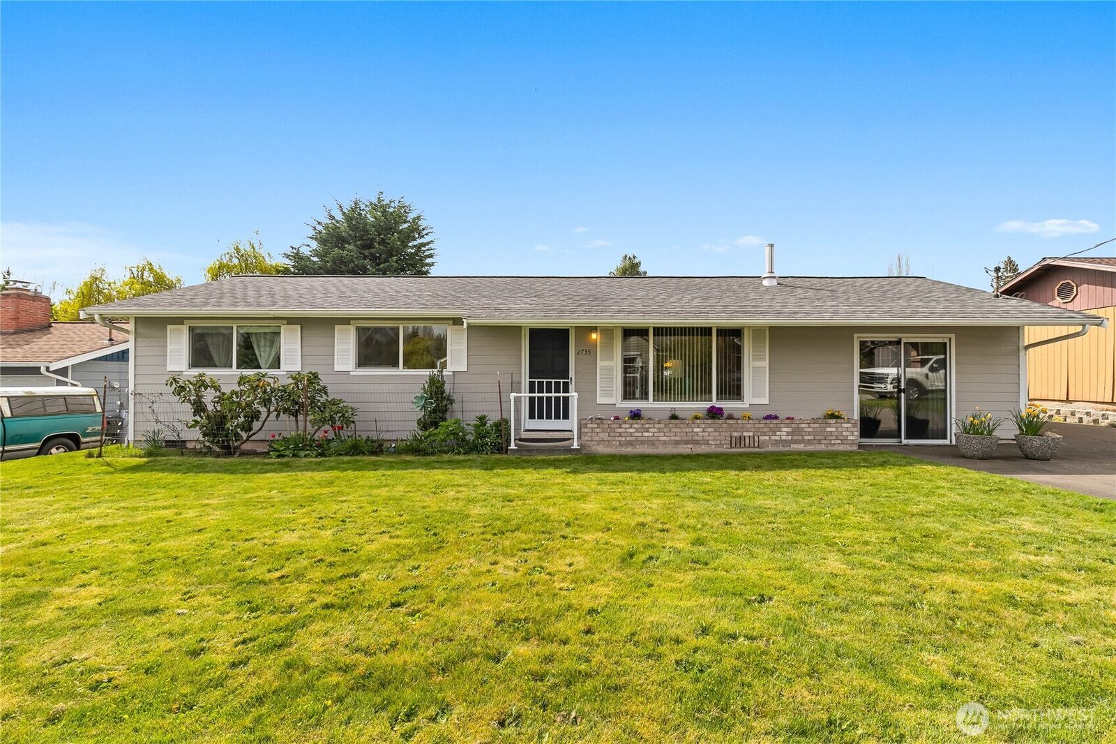 Property Photo:  2735  Xenia Street  WA 98226 