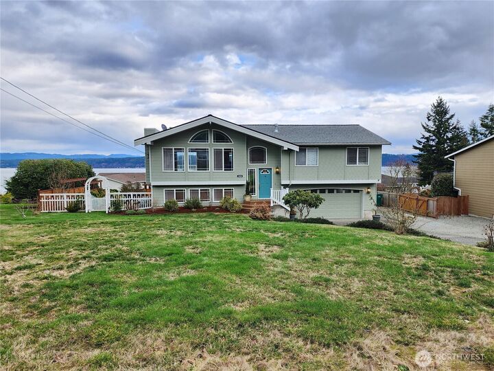 Property Photo:  2919  Viewmont Place  WA 98282 