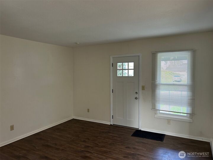 Property Photo:  1012  7th Street S  WA 98626 