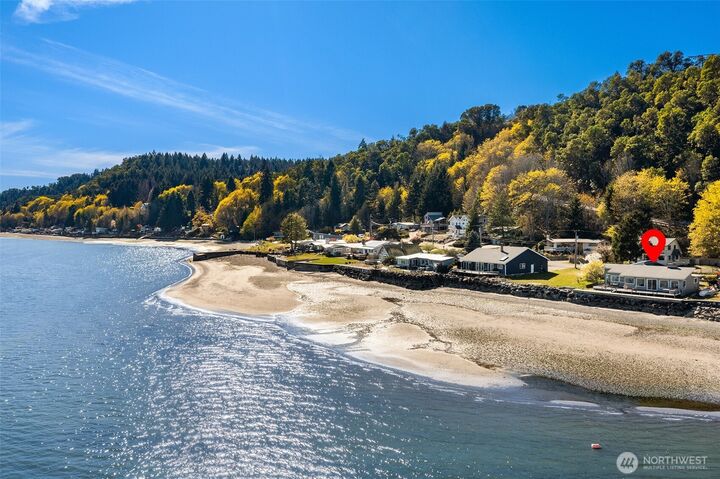 Property Photo:  27518  Sandy Shores Drive SW  WA 98070 