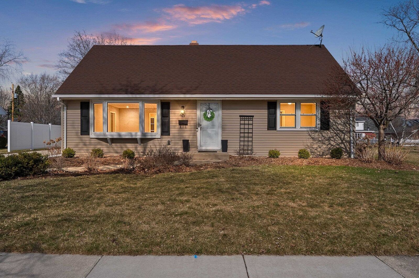 Property Photo:  637 N Winnebago Street  WI 54115 