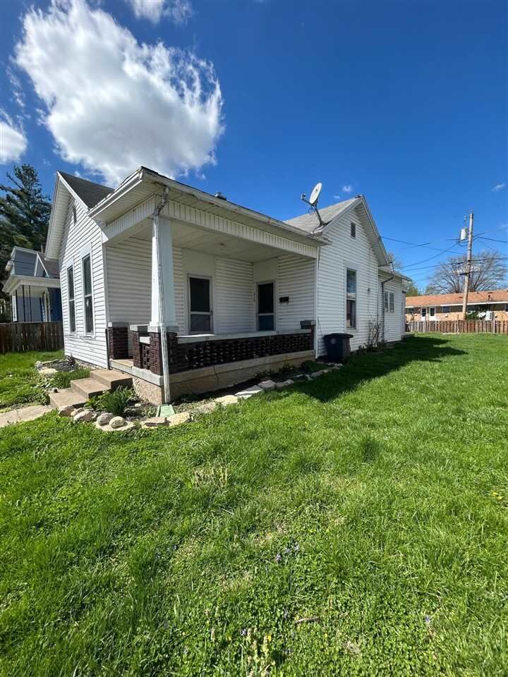 Property Photo:  610 W 9th Street  IN 47331 