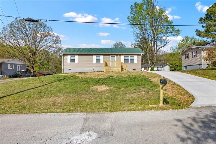 Property Photo:  400 N Iowa Avenue  TN 37331 