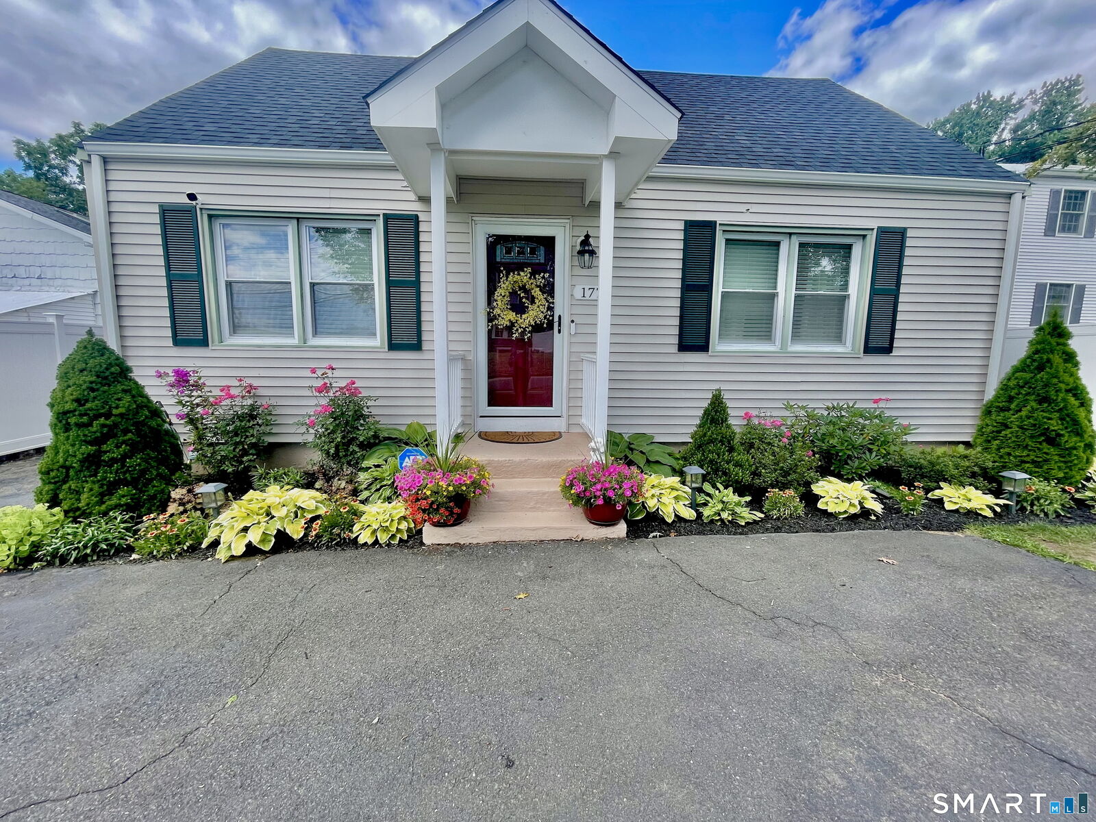 Property Photo:  177 Montowese Avenue  CT 06473 