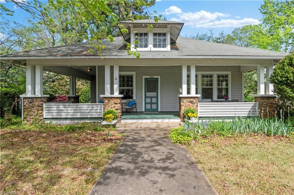 Property Photo: 1563 W Northwest Boulevard NC 27104