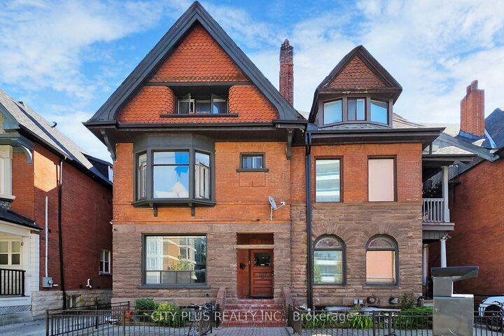 105-107 Spadina Road — photo 1
