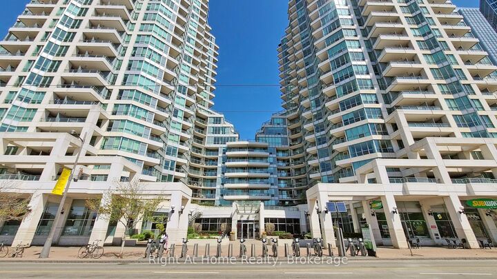 228 Queens Quay W 209 — photo 1