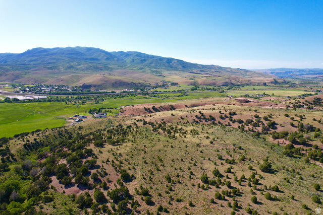 Property Photo:  159 Lewis View Way Lvs-2  UT 84017 