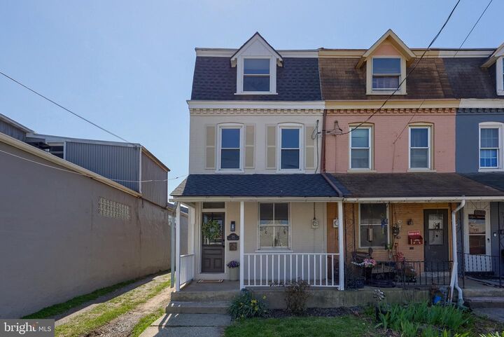 Property Photo:  318 E Liberty Street  PA 17602 