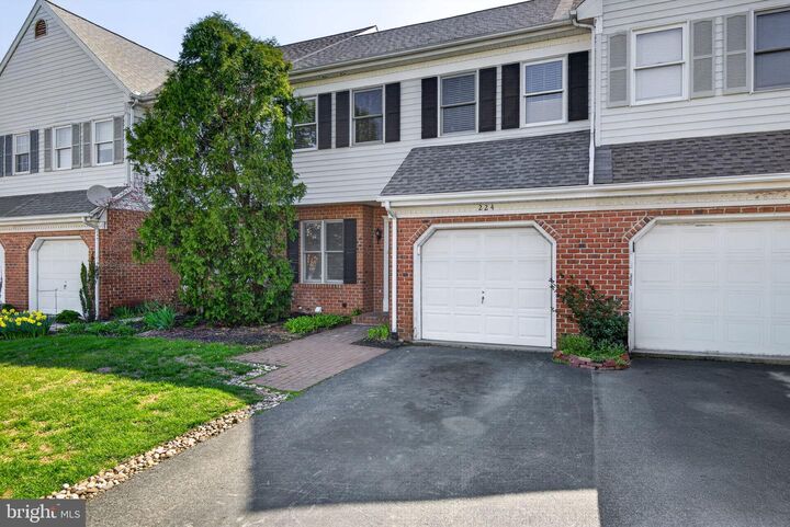 Property Photo:  224 Providence Place  PA 17554 