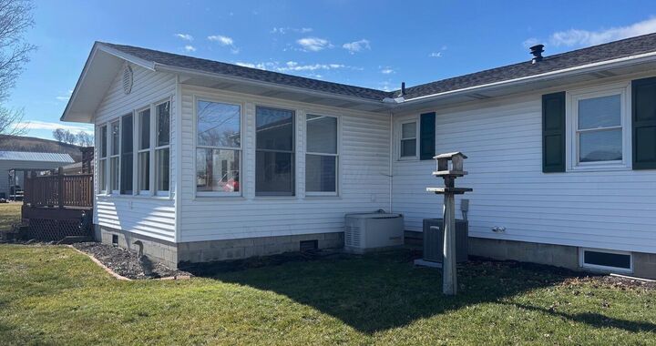 Property Photo:  176 New Home NE Drive  OH 43055 