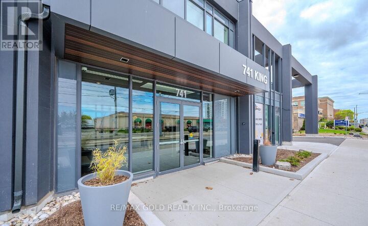 Property Photo:  741 King Street 1302  ON N2G 0E9 