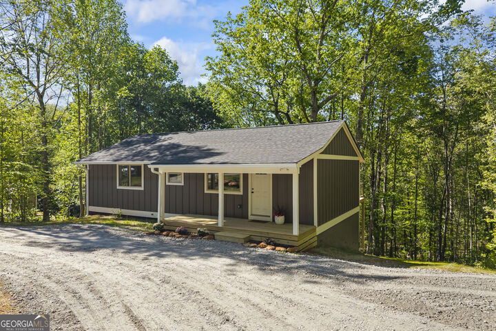 Property Photo:  580 White Pine Circle  GA 30535 