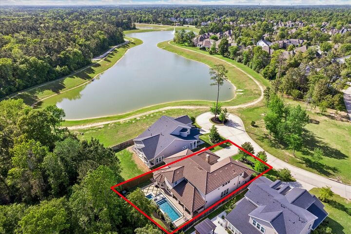 Property Photo:  105 Jaeger Court  TX 77316 