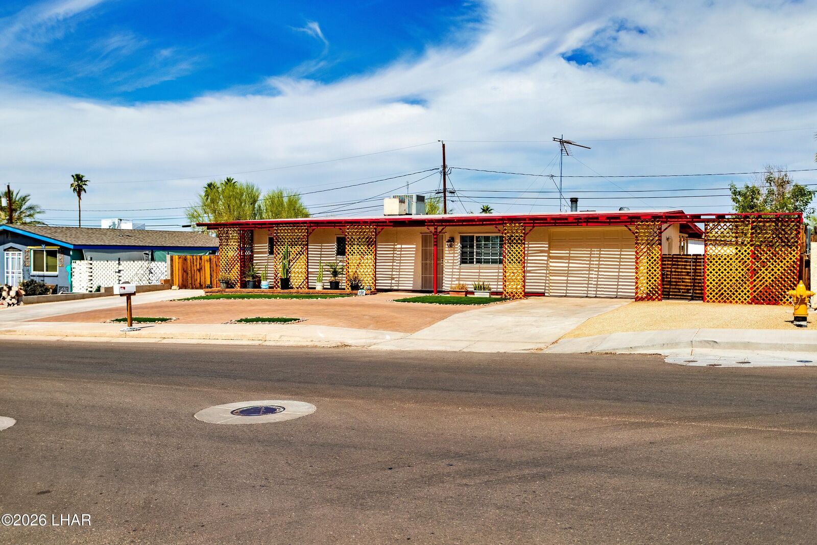 Property Photo:  191 S Smoketree Ave S  AZ 86403 