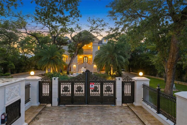 Property Photo:  2000 Park Street N  FL 33710 