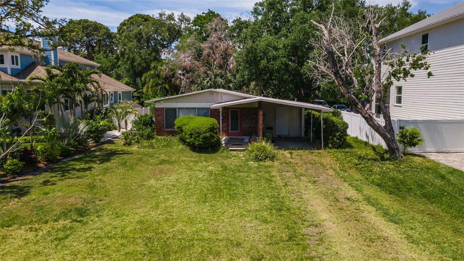 Property Photo: 2305 S Occident Street FL 33629