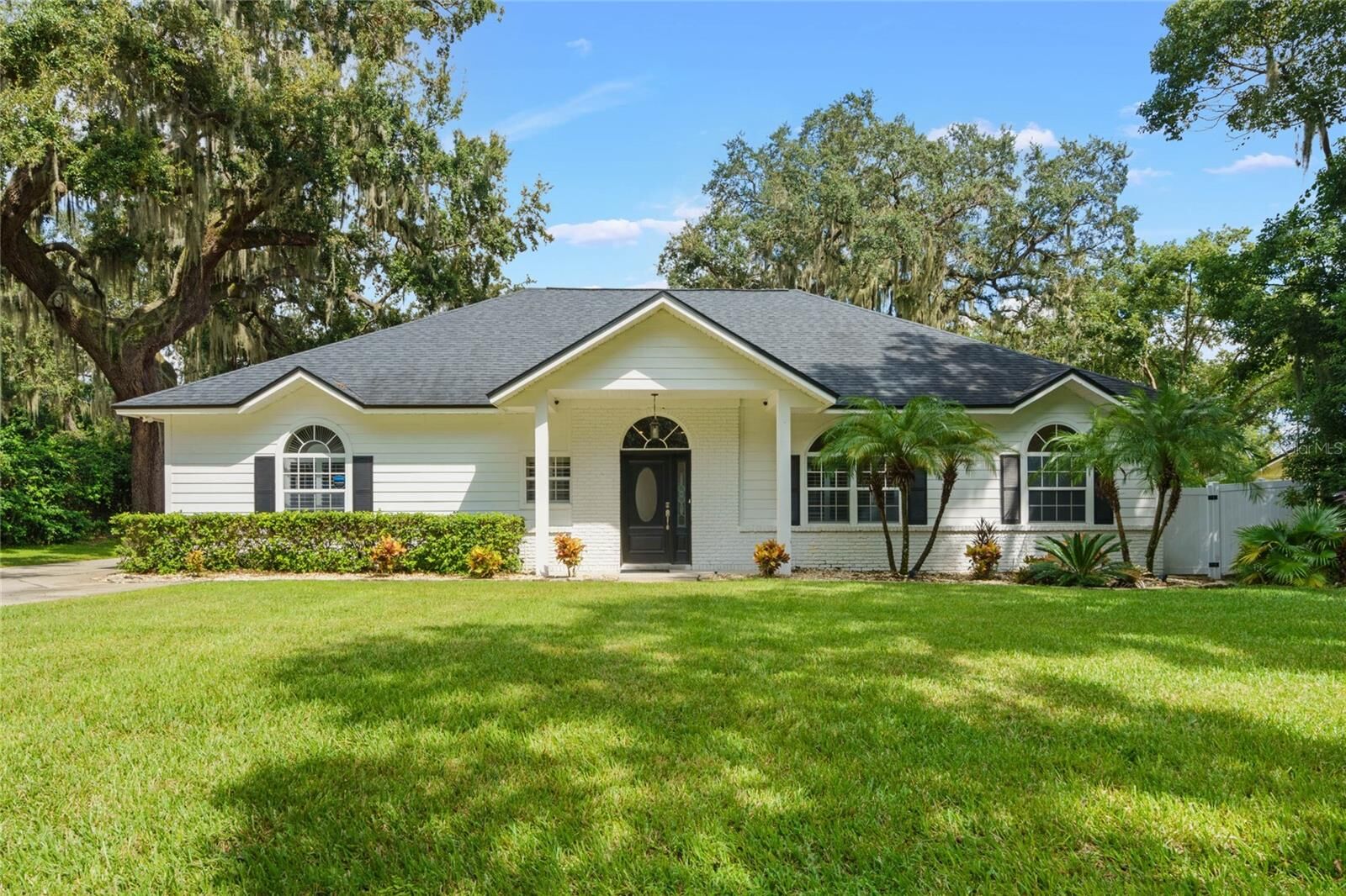 Property Photo:  715 Magnolia Street  FL 34786 