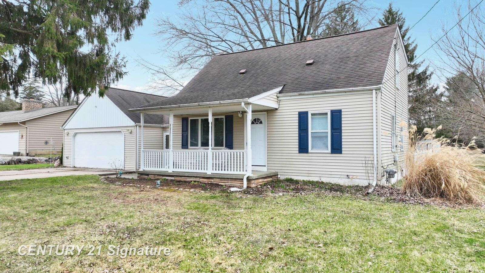 Property Photo:  535 Warren Avenue  MI 48433 