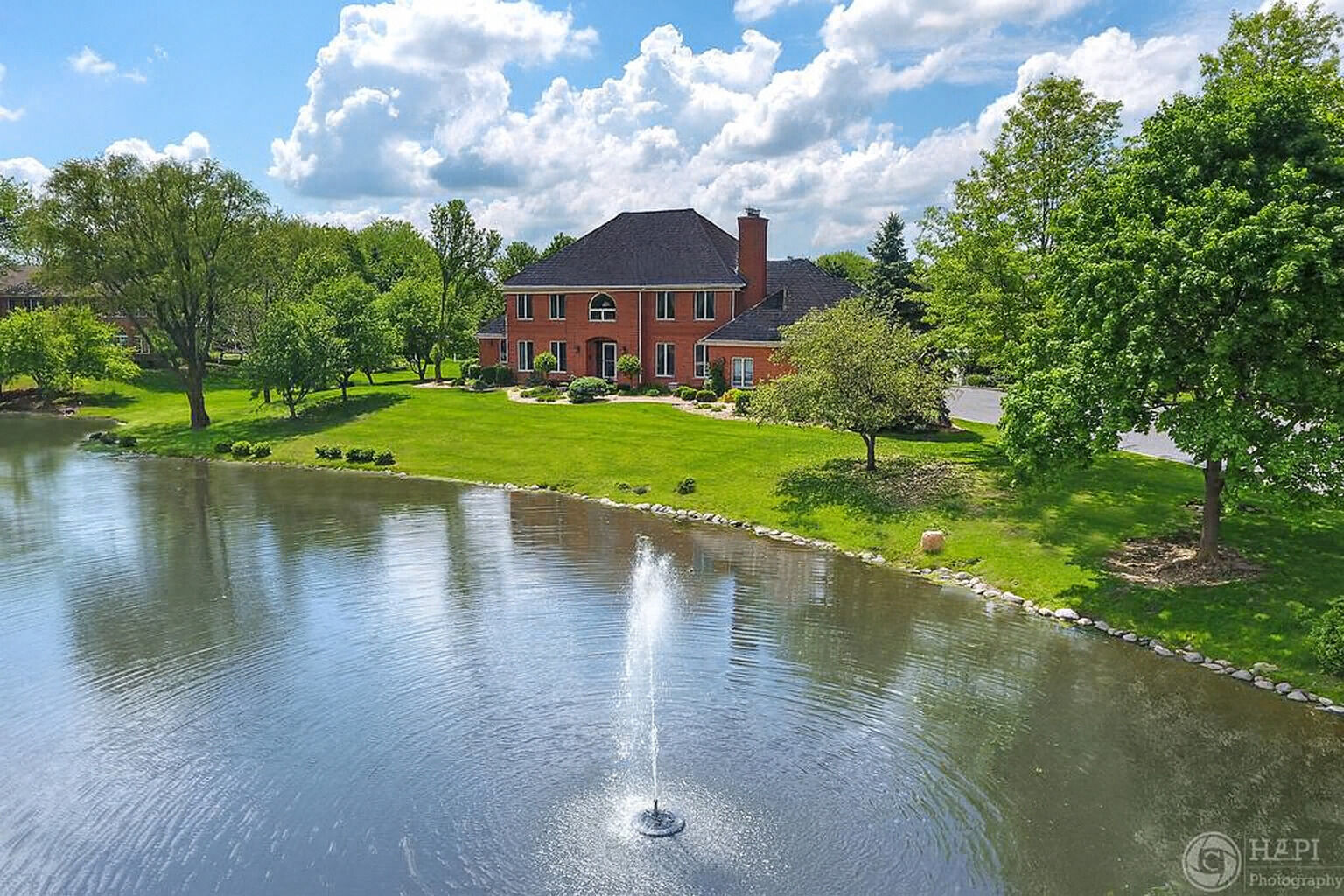 Property Photo:  4 Windsor Court  IL 60010 