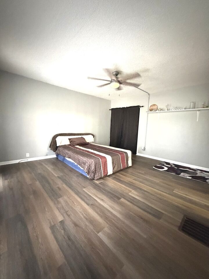 Property Photo:  1335 E 9th Street  IA 52803 