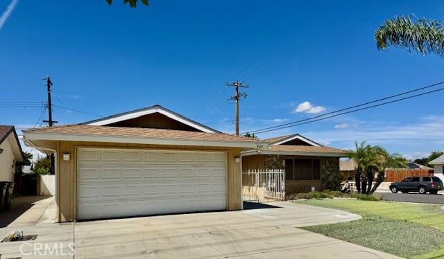 Property Photo: 405 S Gilbert CA 92543