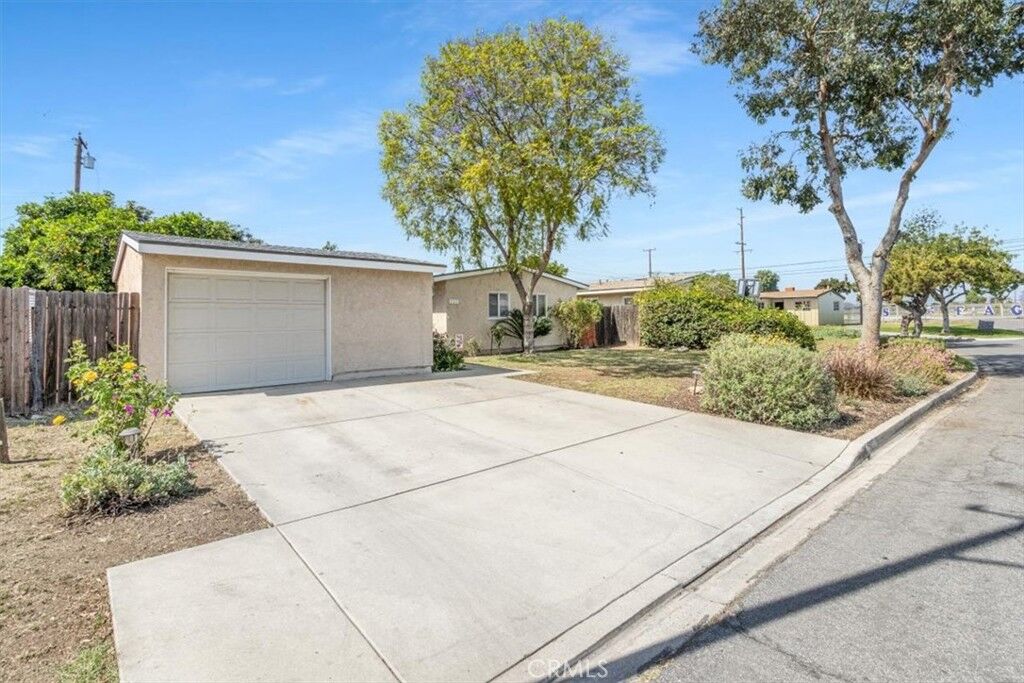 Property Photo: 527 Melham CA 91744
