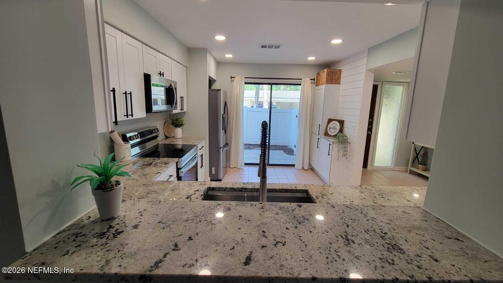 Property Photo:  7848 Playa Del Rey Court 7848  FL 32256 