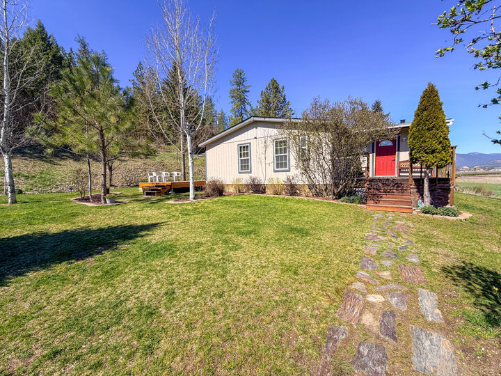 Property Photo:  2419 Indian Ridge Rd  WA 99109 