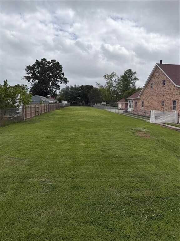 Property Photo:  Pine Street  LA 70005 