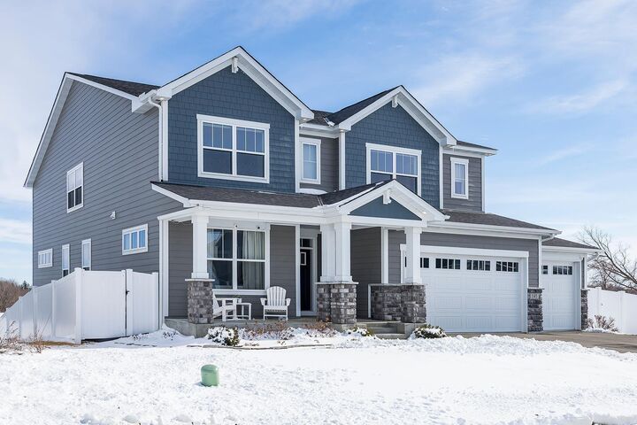 Property Photo:  145 Maple Terrace  MN 55387 