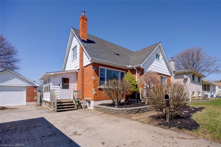 Property Photo:  214 Grand Street  ON N3R 4C3 