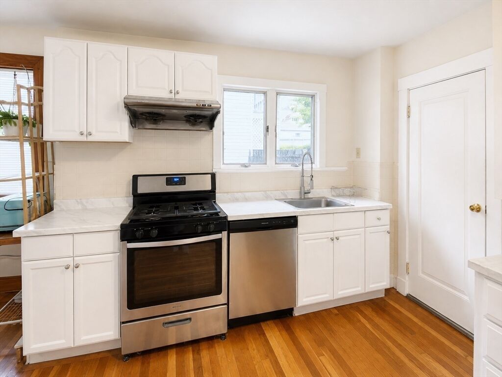 Property Photo:  23 Menotomy Rd 1  MA 02476 