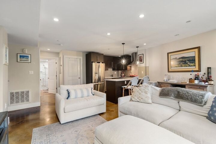 Property Photo:  64-66 Salem St 4R  MA 02113 