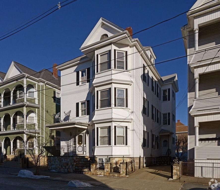 Property Photo: 31 Sidney St 4 MA 02740