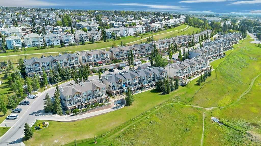 Property Photo: 148 Rockyledge View NW 13 AB T3G 5Y4