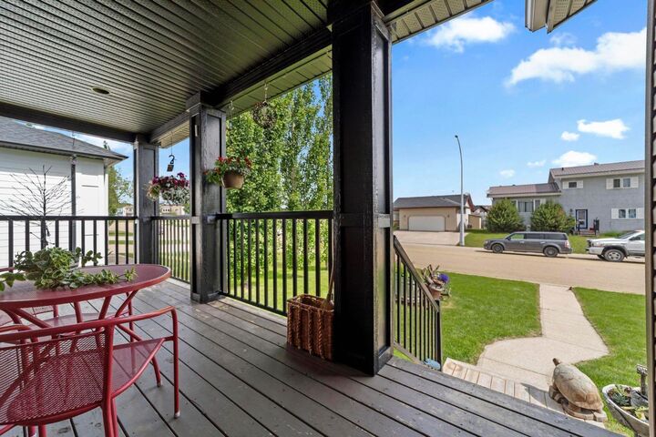 Property Photo: 5331 55 Avenue AB T0B 0H0