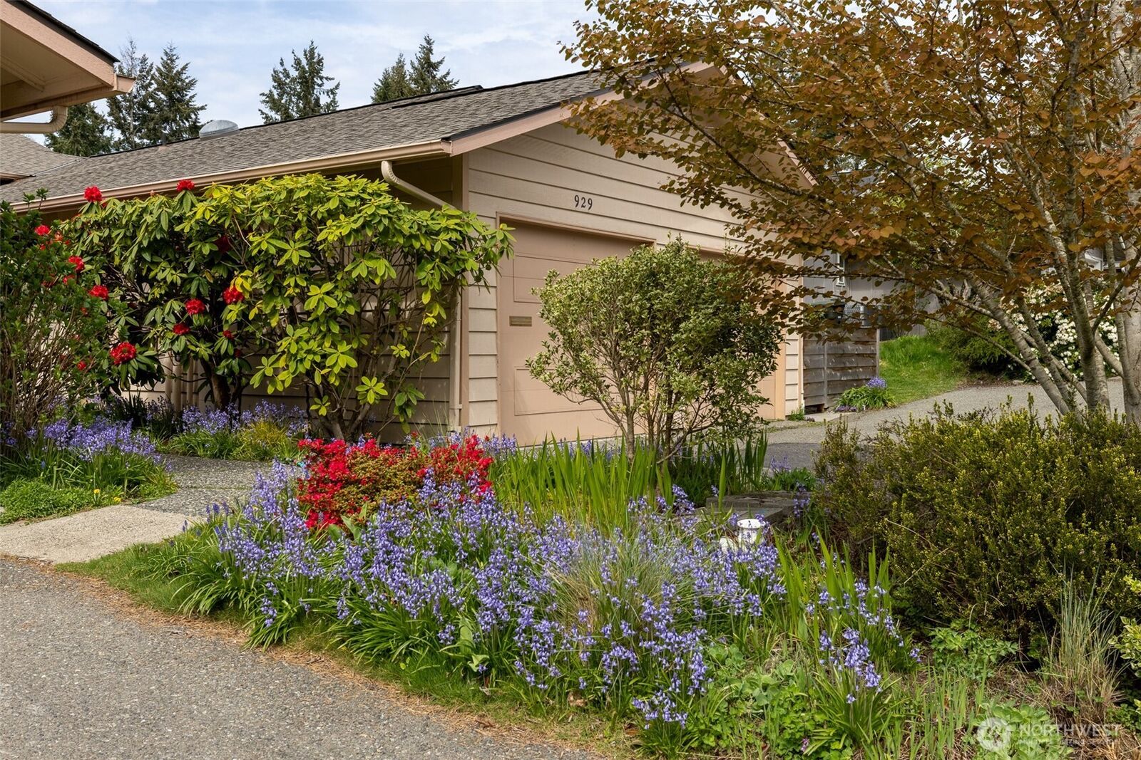 Property Photo:  929  Blue Heron Avenue NE 3  WA 98110 