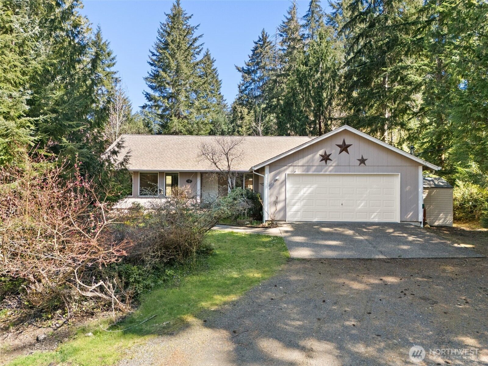 Property Photo:  1350 E Saint Andrews  N  WA 98584 