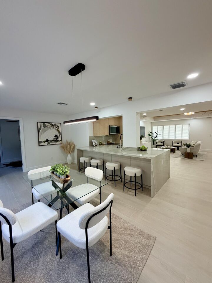 Property Photo: 2814 SW 5th Street FL 33435