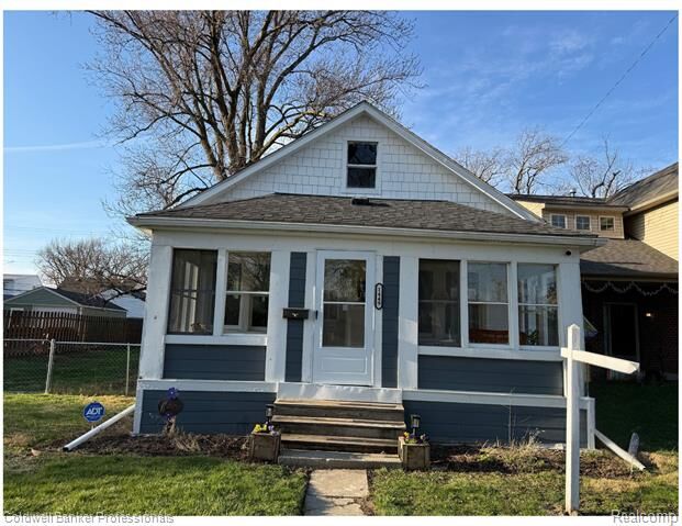Property Photo:  1449 Jewell Street  MI 48220 