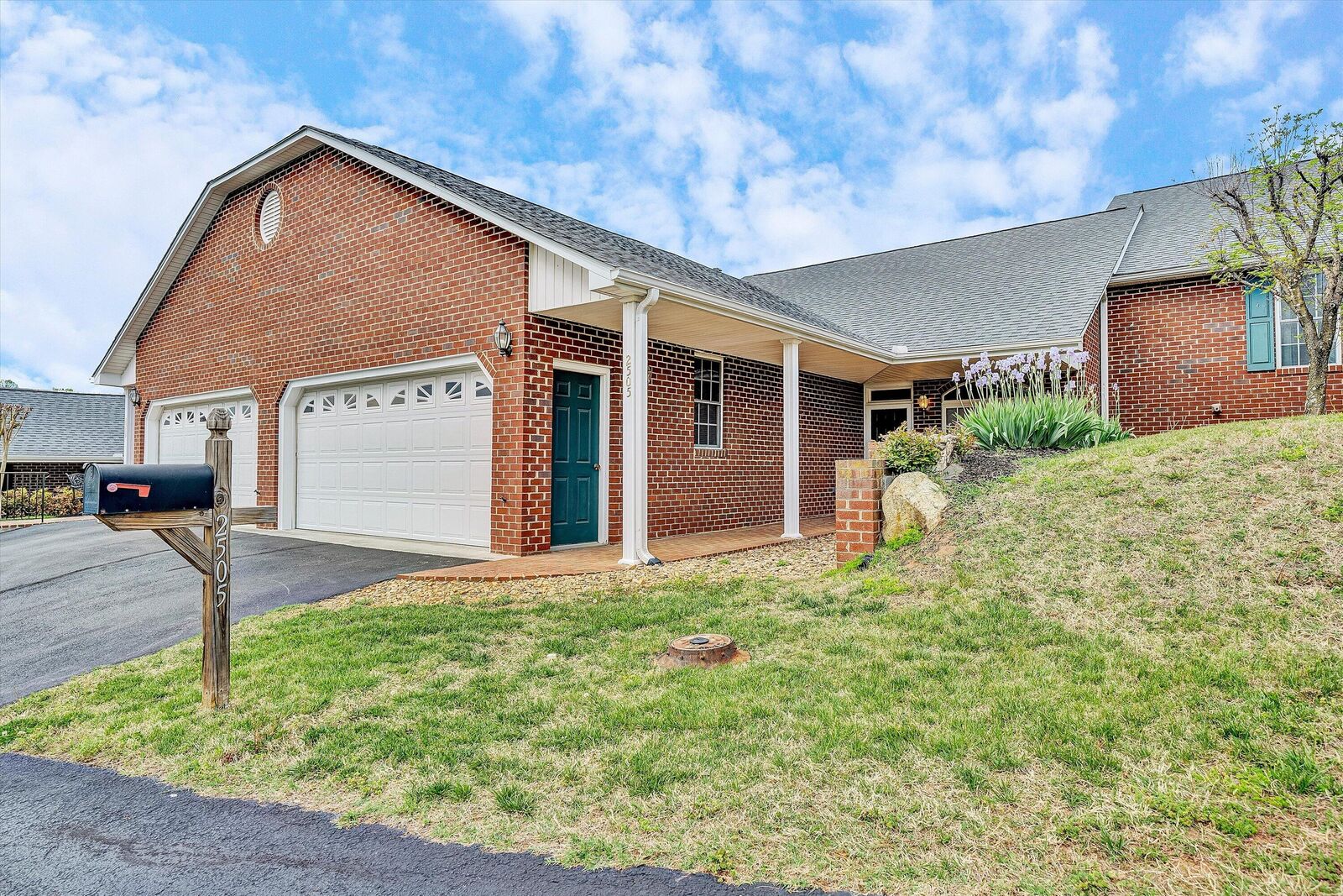 Property Photo:  2505 Feather Garden Cir  VA 24179 