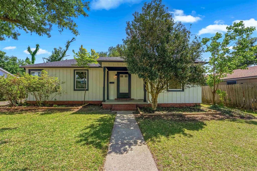 Property Photo: 1606 9th Street LA 70601