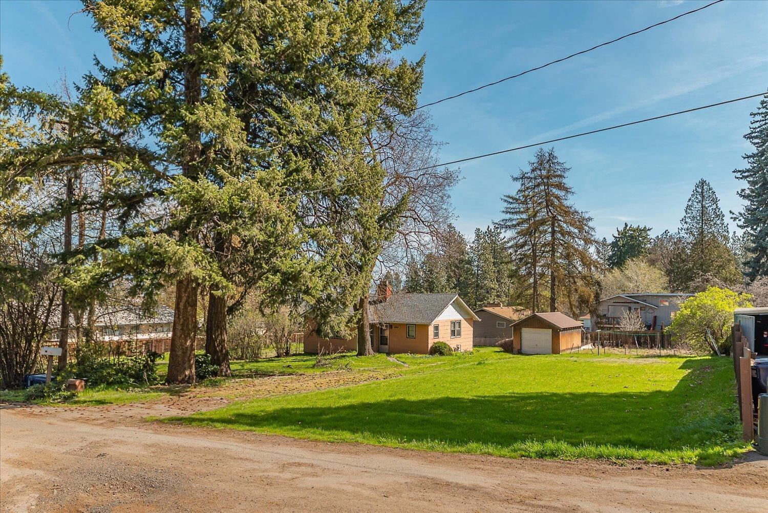 Property Photo:  1311 S Greene St  WA 99202 