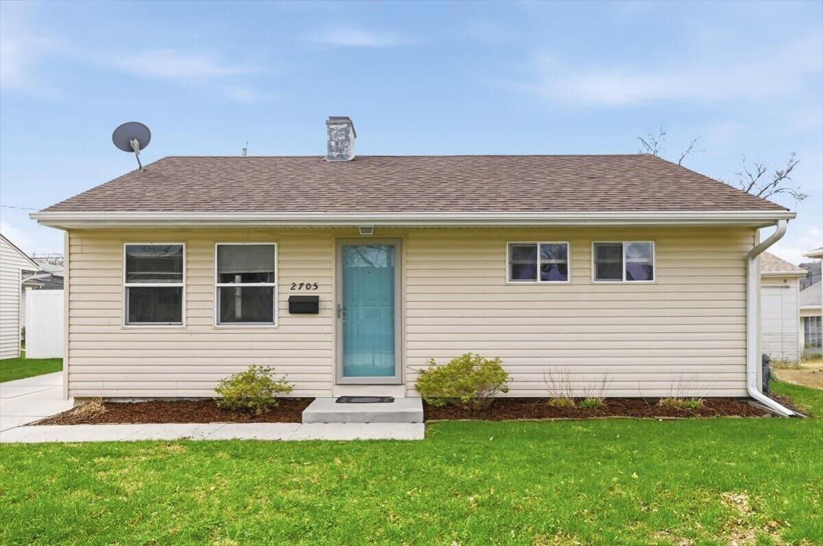 Property Photo:  2705 Avenue H  IA 51501 