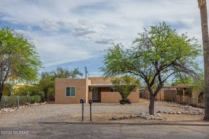 Property Photo: 216 E Waverly Street AZ 85705