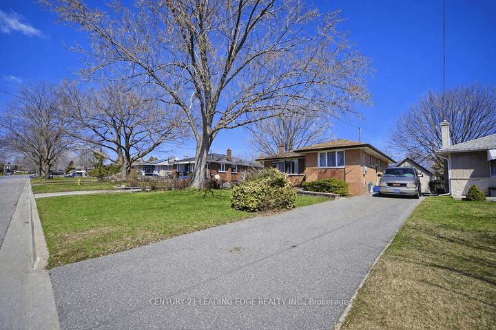 Property Photo:  571 Wychwood Street  ON L1G 2T4 