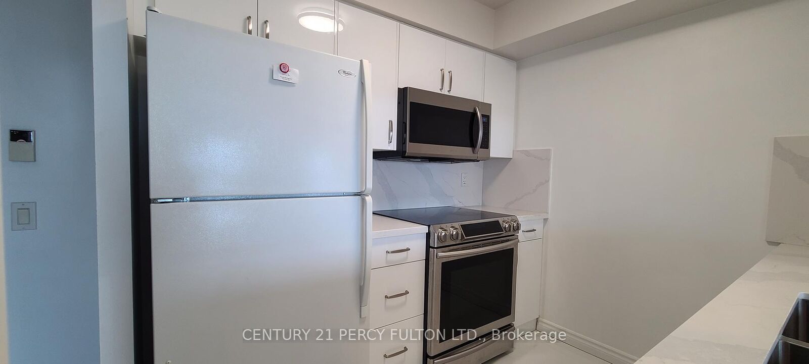 Property Photo:  18 Mondeo Drive 1422  ON M1P 5C8 