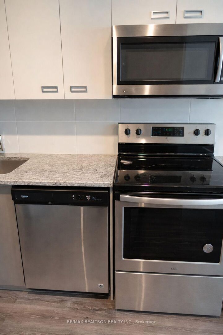 Property Photo: 257 Hemlock Street 209 ON N2L 3R4