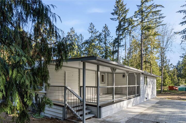 Property Photo: 1007 Fabrick Dr BC V9K 1M9